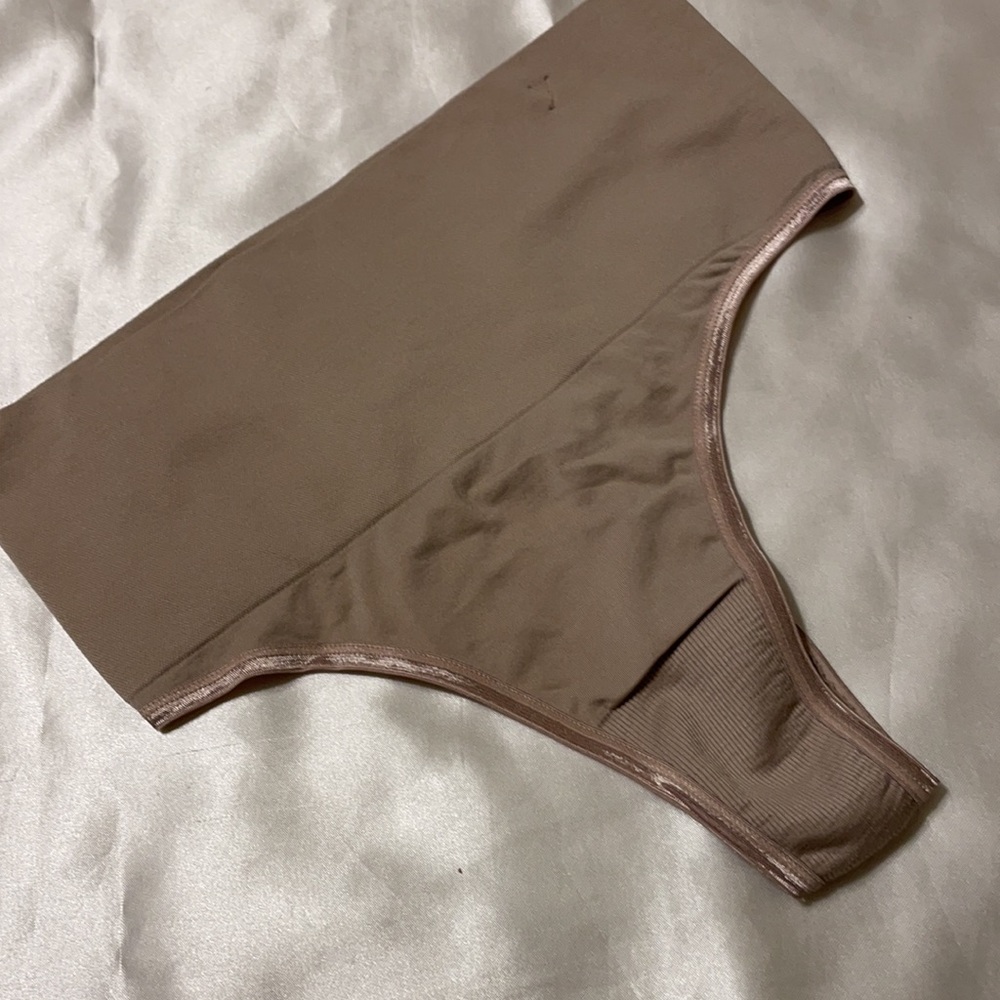 Ladies thong - Picture 3 of 4